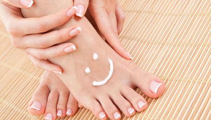 Auftragen medizinischer Cremes